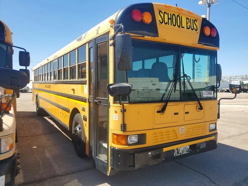 2016 IC BUS PB305