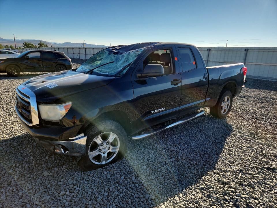 2011 TOYOTA Tundra