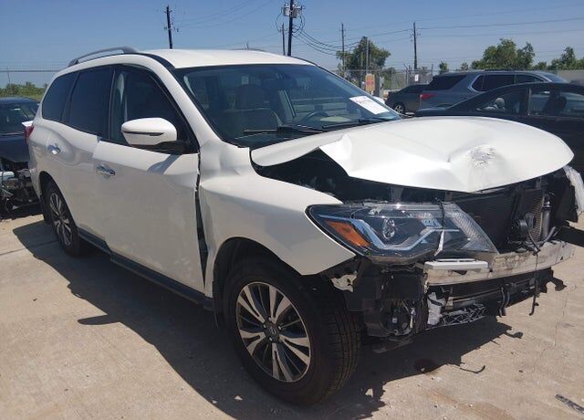 2017 NISSAN Pathfinder