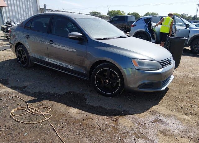 2011 VOLKSWAGEN Jetta