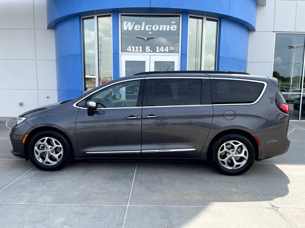 2022 CHRYSLER Pacifica