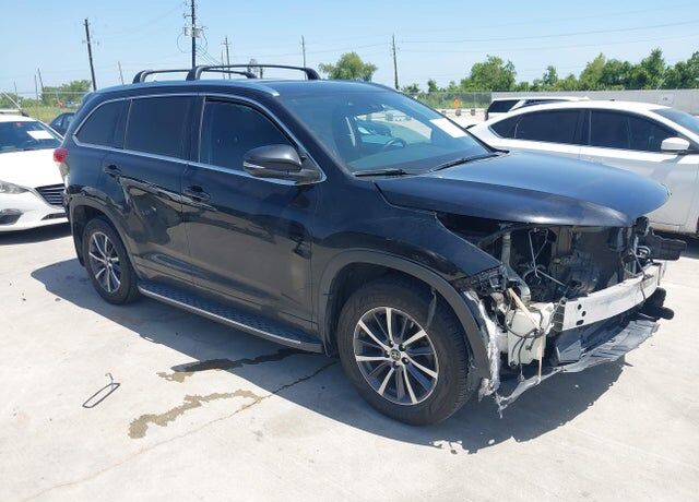 2017 TOYOTA Highlander