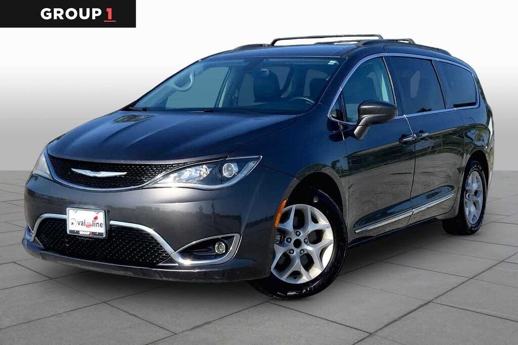 2017 CHRYSLER Pacifica