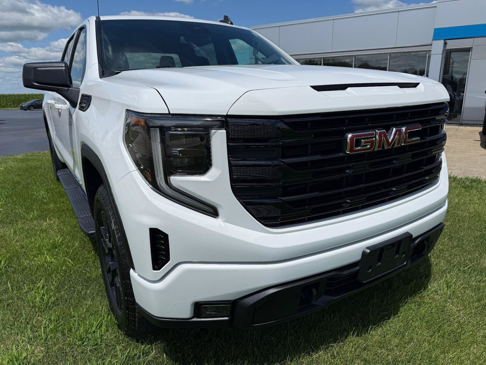 2023 GMC Sierra