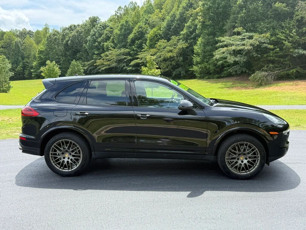 2017 PORSCHE Cayenne
