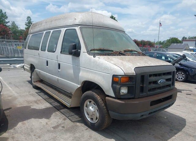 2011 FORD E-350