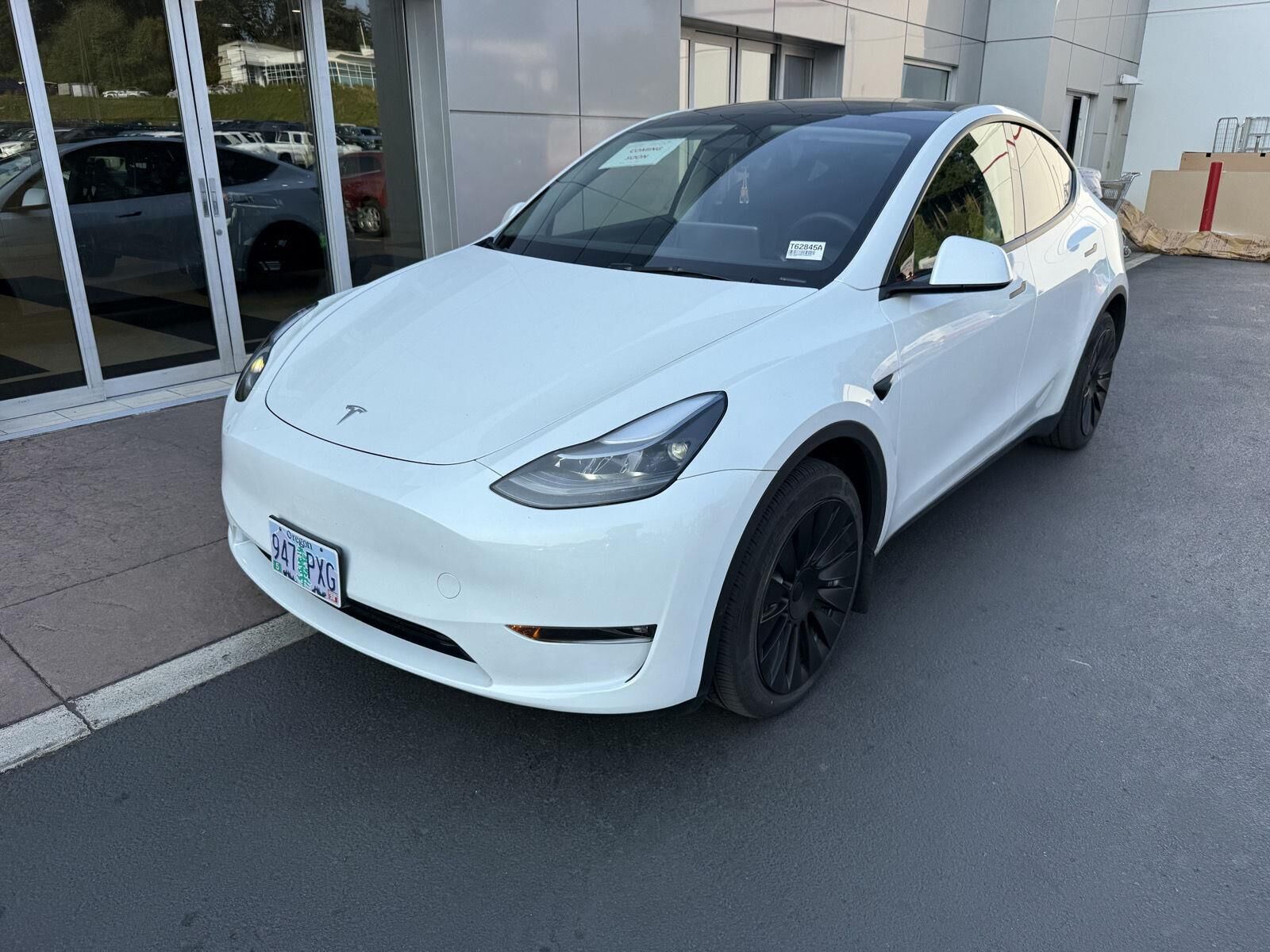 2024 TESLA Model Y