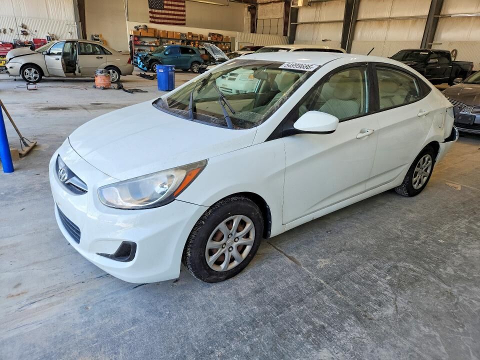 2013 HYUNDAI Accent