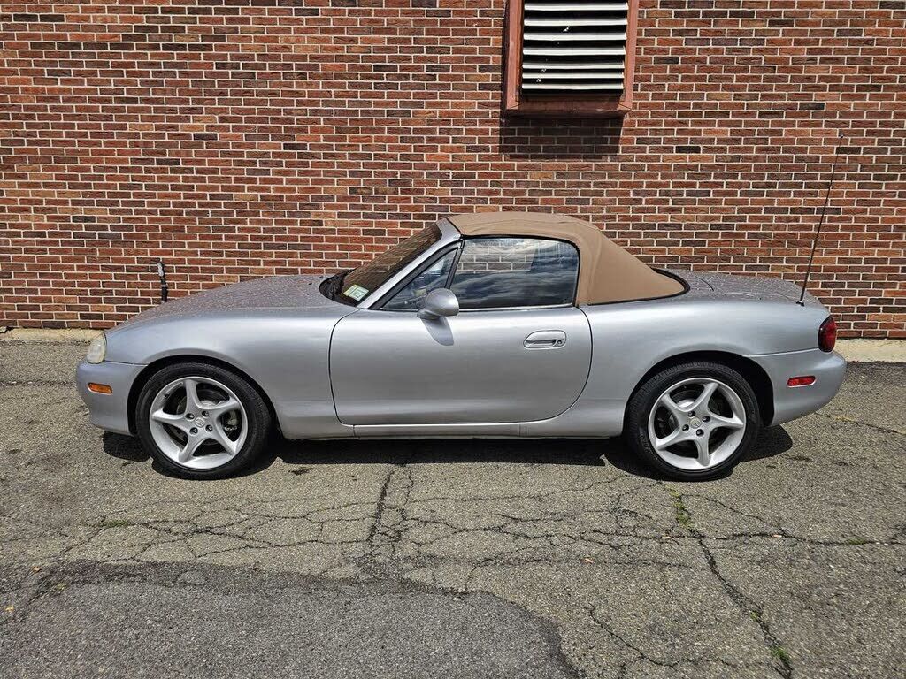 2001 MAZDA MX-5