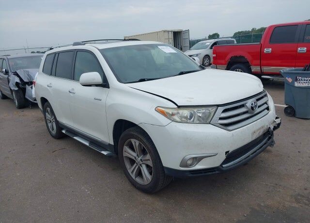 2011 TOYOTA Highlander