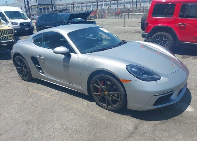 2018 PORSCHE 718