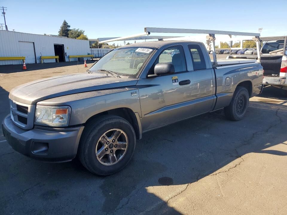 2011 DODGE Dakota