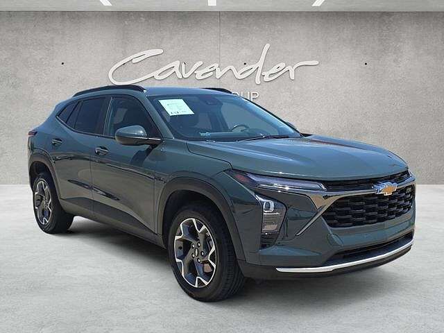 2025 CHEVROLET Trax
