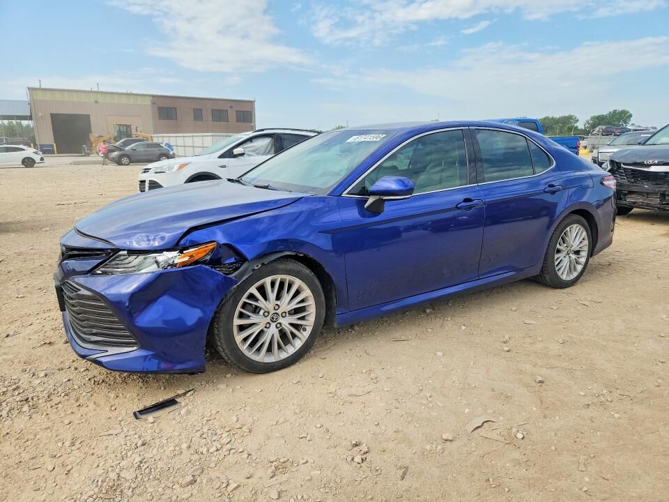 2018 TOYOTA Camry