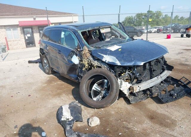 2017 TOYOTA Highlander