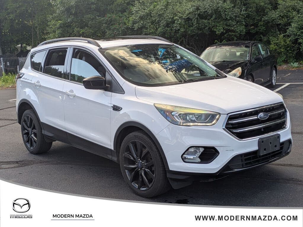 2017 FORD Escape