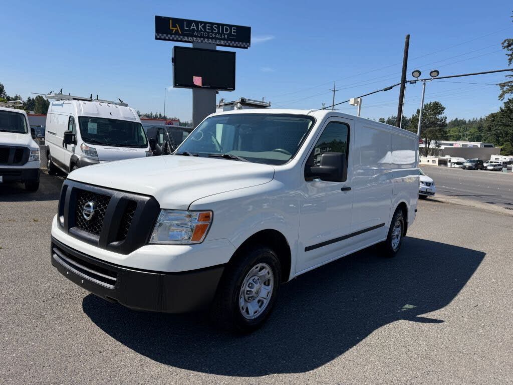 2016 NISSAN NV