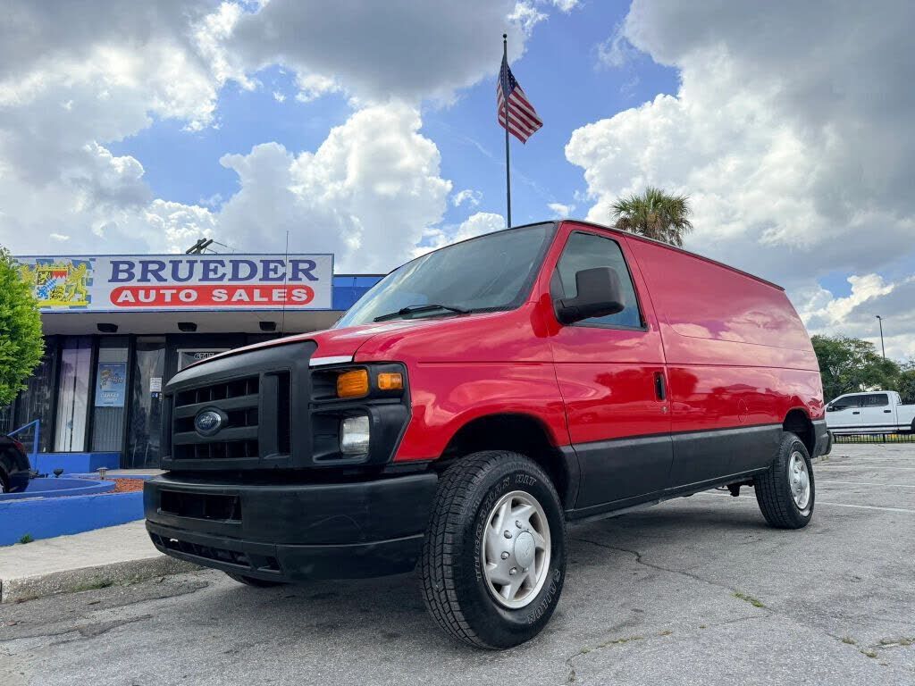2011 FORD E-350
