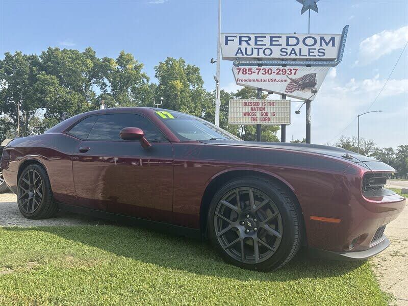 2017 DODGE Challenger