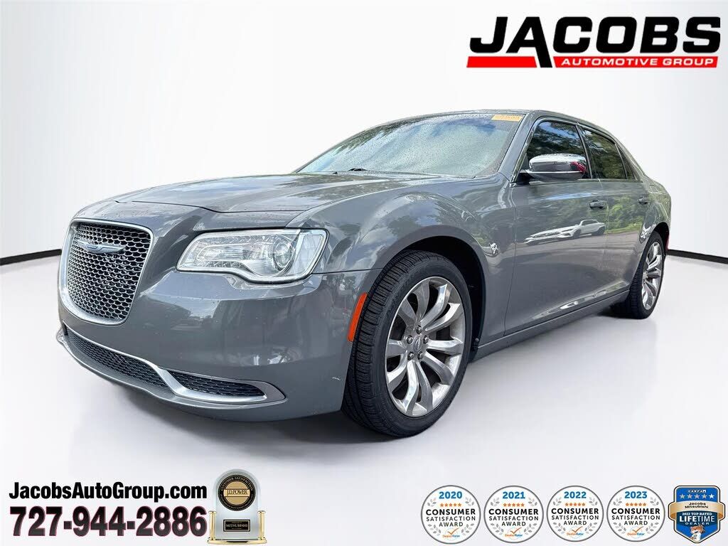 2019 CHRYSLER 300