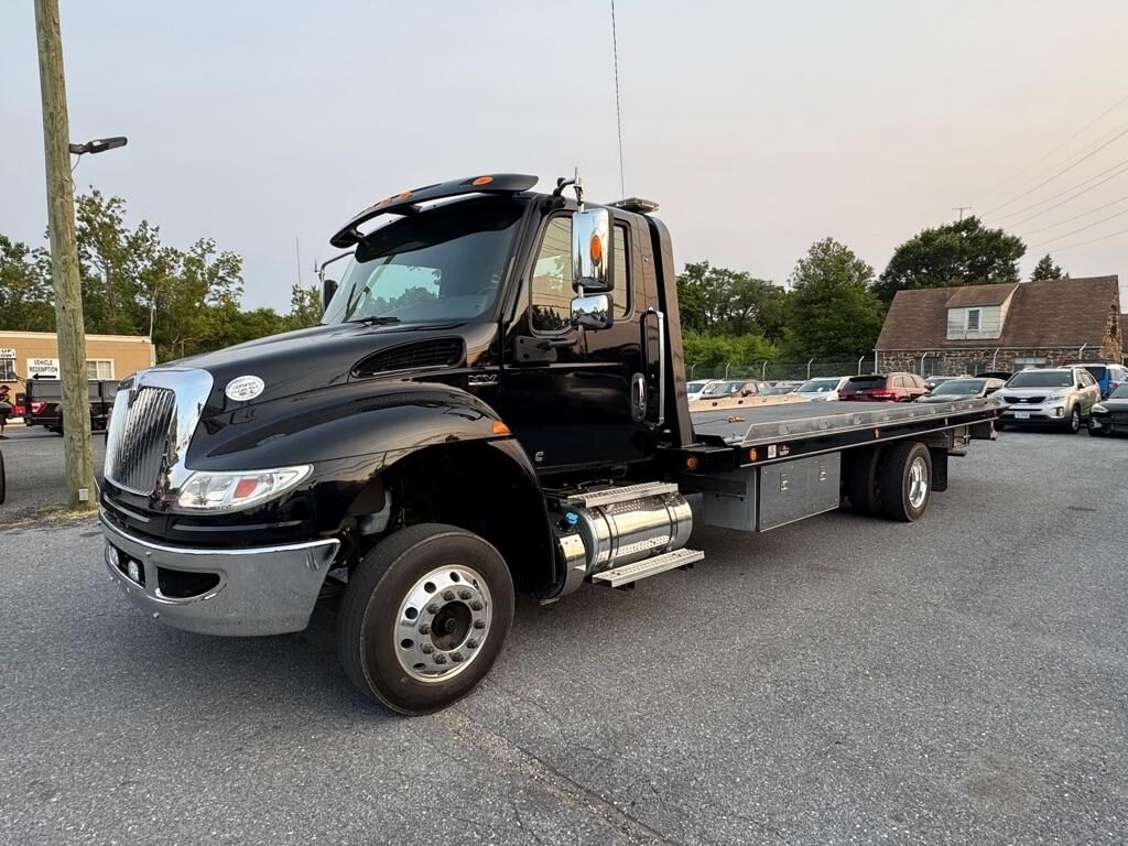 2021 INTERNATIONAL MV607
