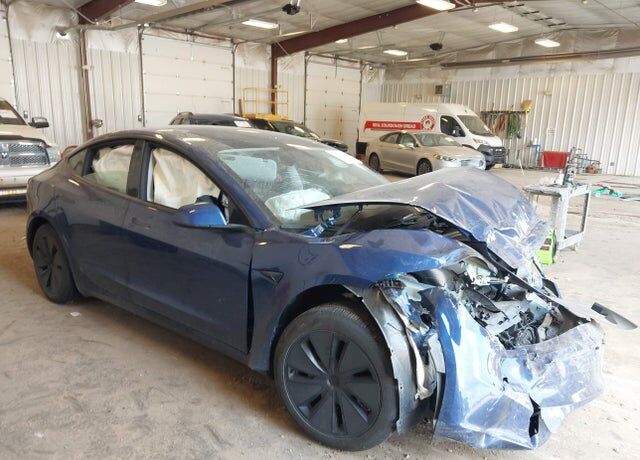 2025 TESLA Model 3