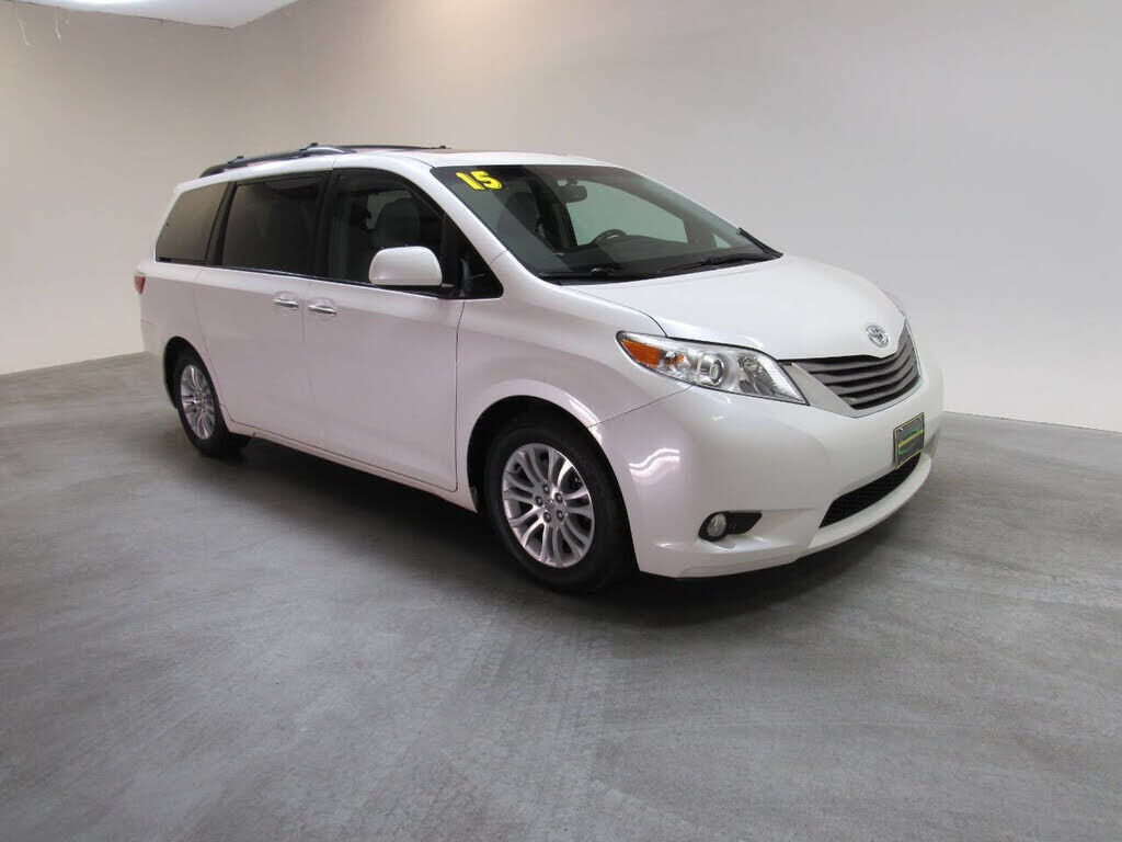 2015 TOYOTA Sienna