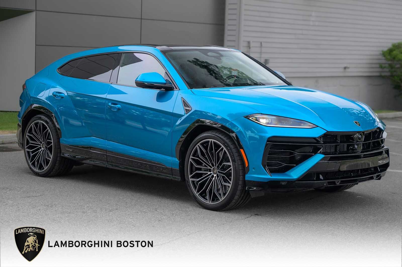 2026 LAMBORGHINI URUS