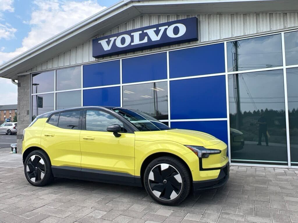 2025 VOLVO EX30
