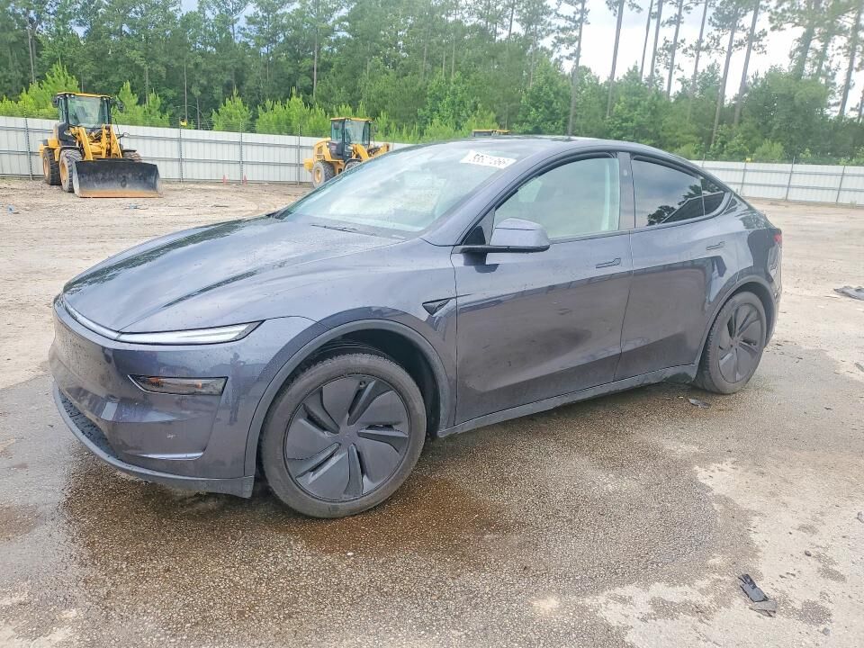 2026 TESLA Model Y