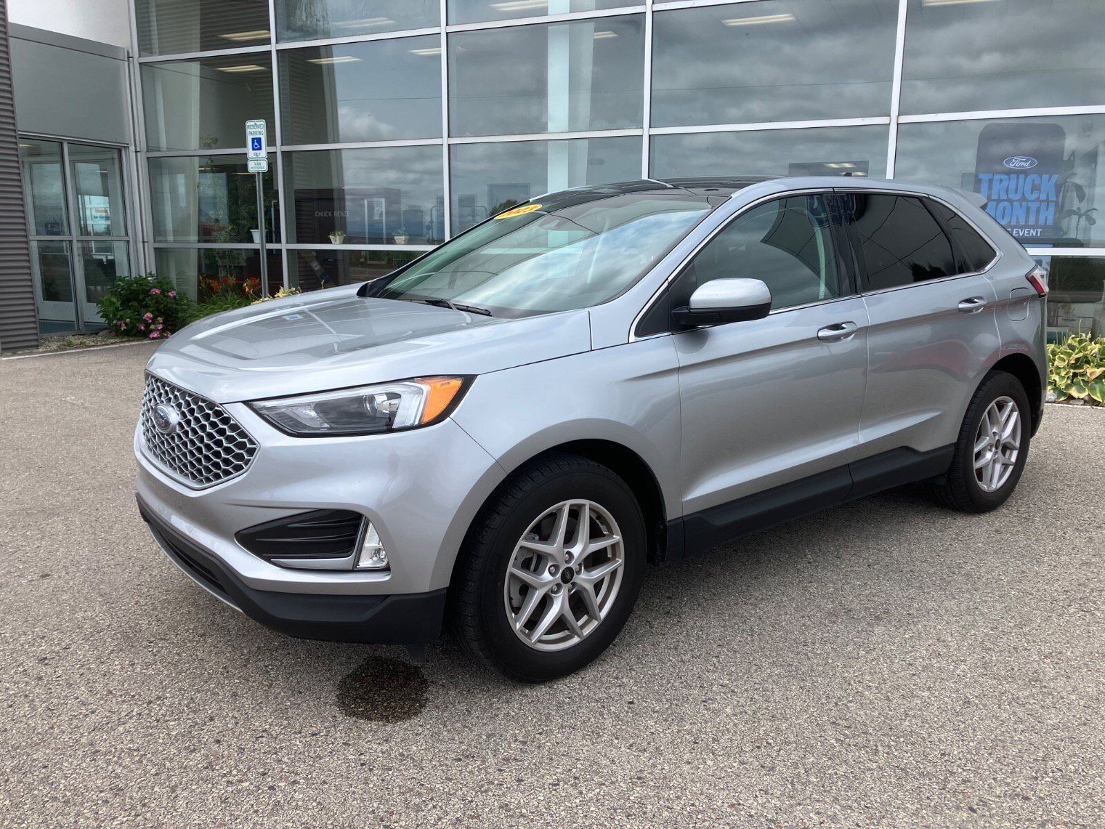 2023 FORD Edge