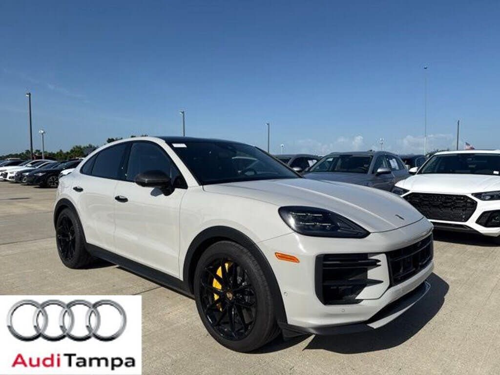 2024 PORSCHE Cayenne