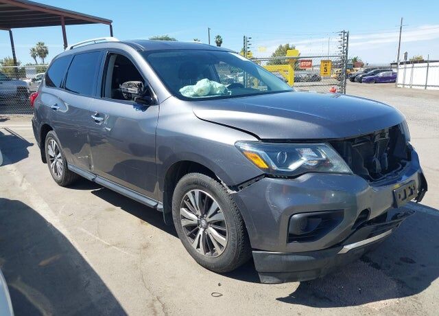 2017 NISSAN Pathfinder