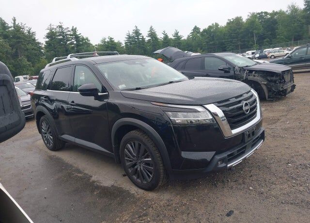 2022 NISSAN Pathfinder