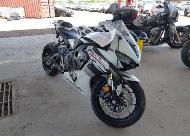 2026 HONDA CB