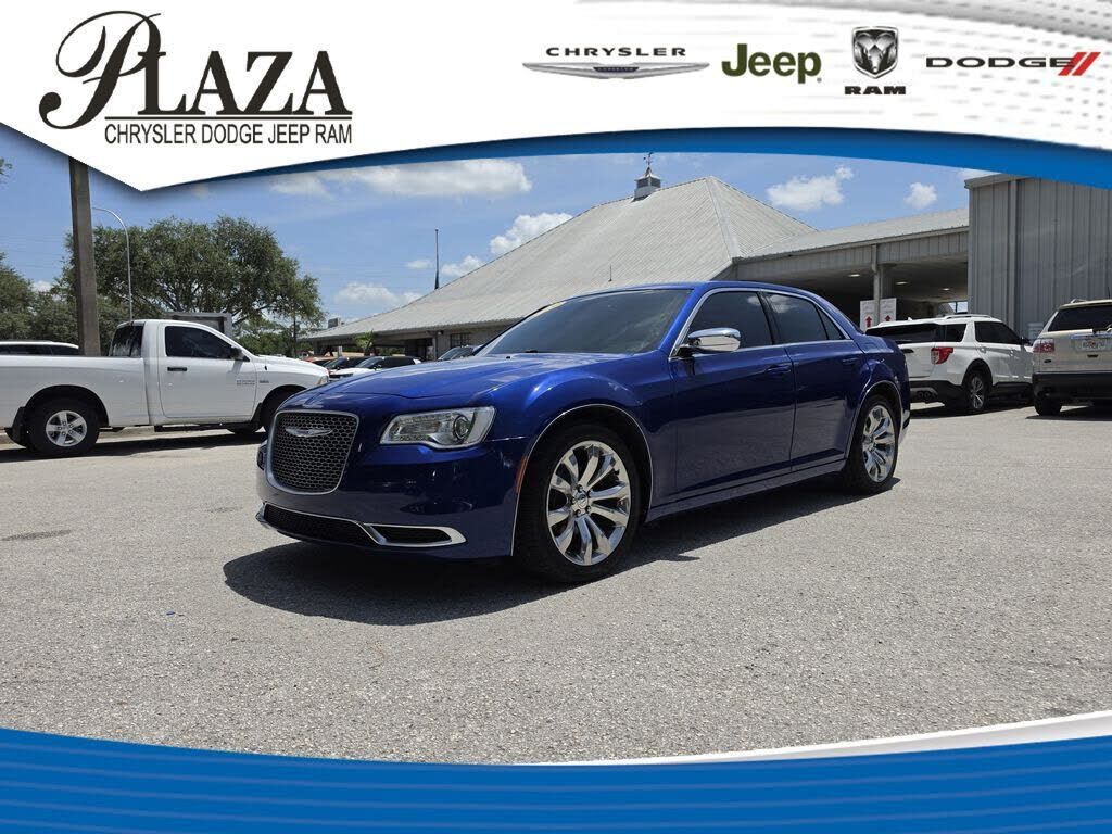 2019 CHRYSLER 300