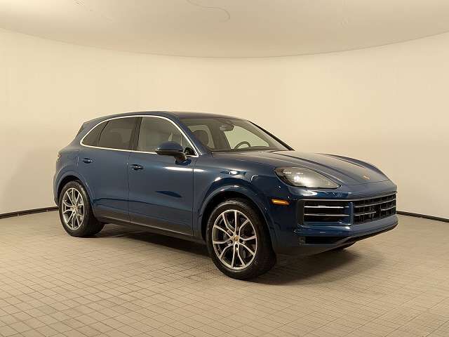 2024 PORSCHE Cayenne
