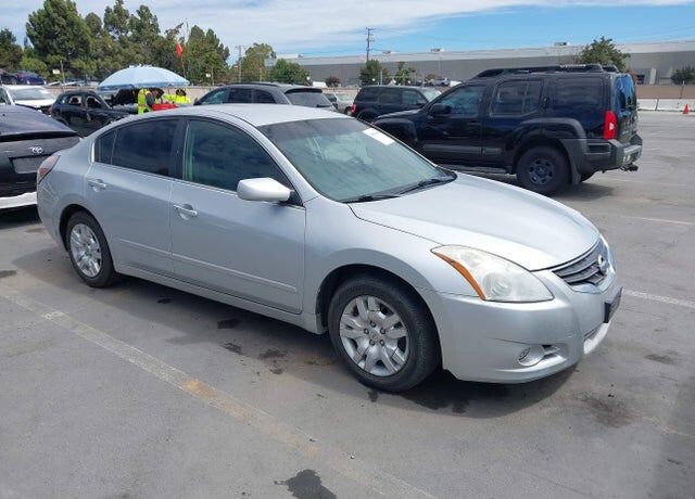 2012 NISSAN Altima