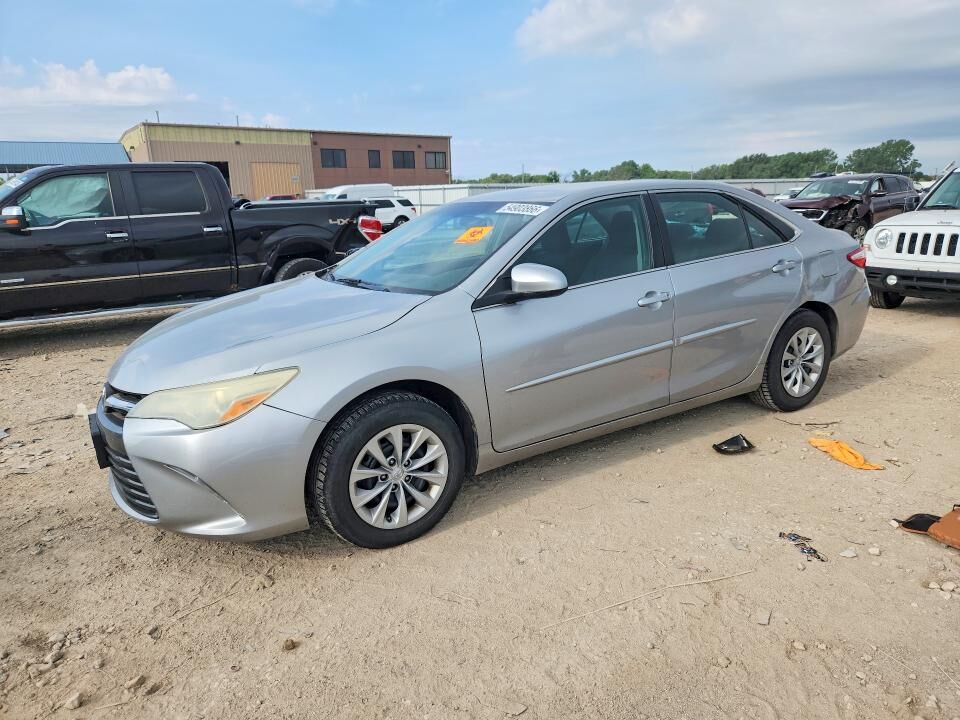 2016 TOYOTA Camry