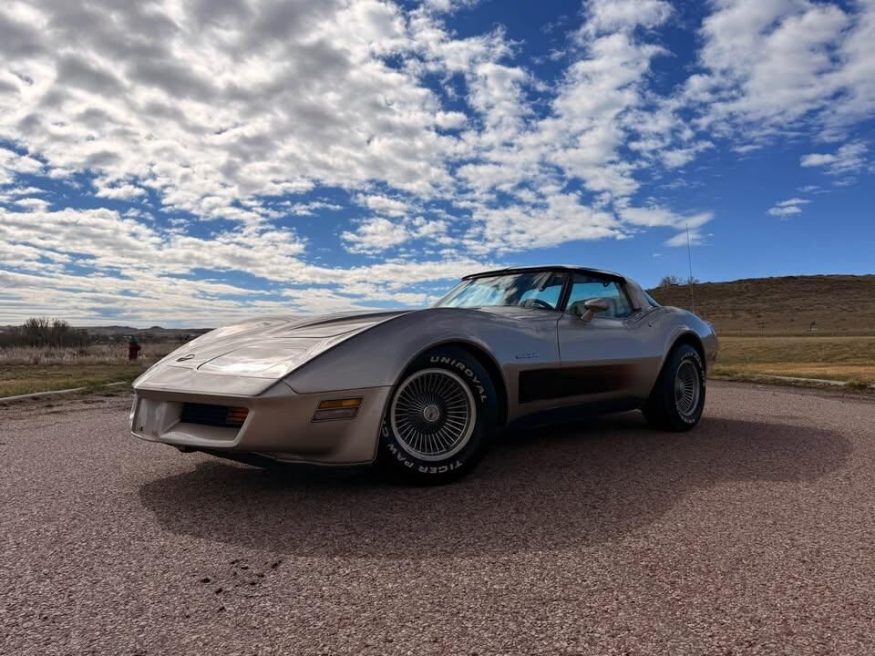 1982 CHEVROLET Corvette