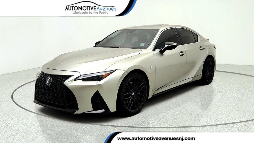 2021 LEXUS IS