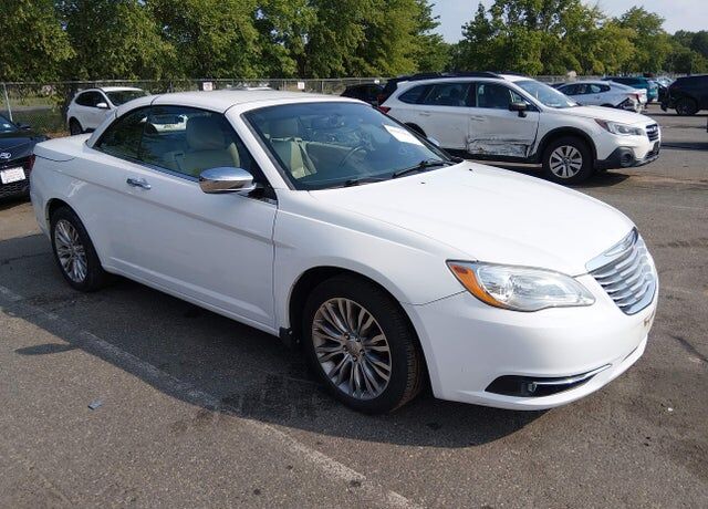 2012 CHRYSLER 200
