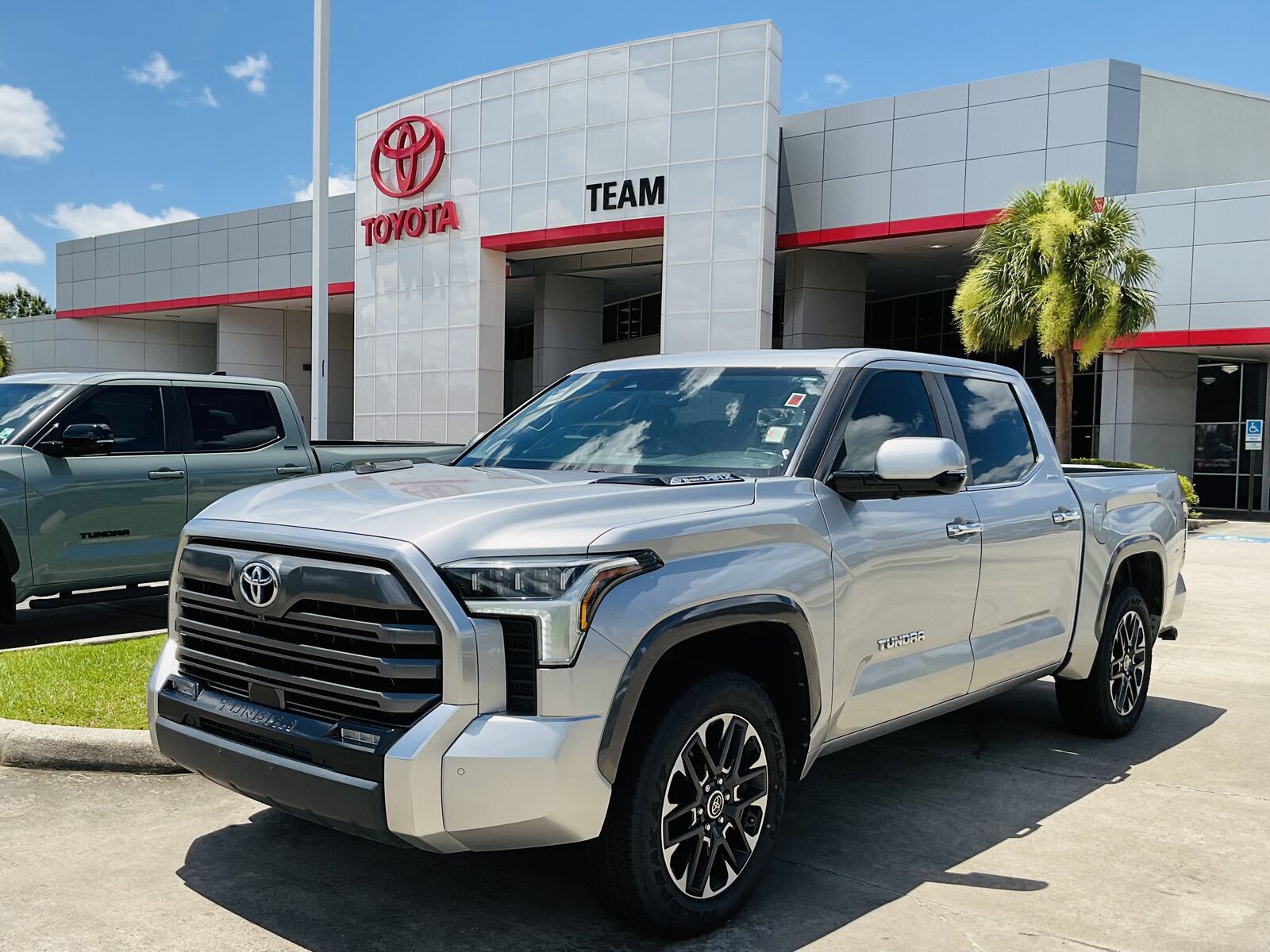 2024 TOYOTA Tundra