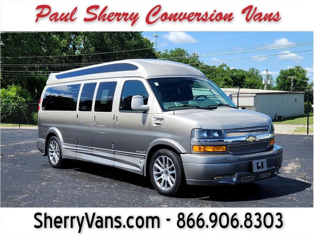 2020 CHEVROLET Express