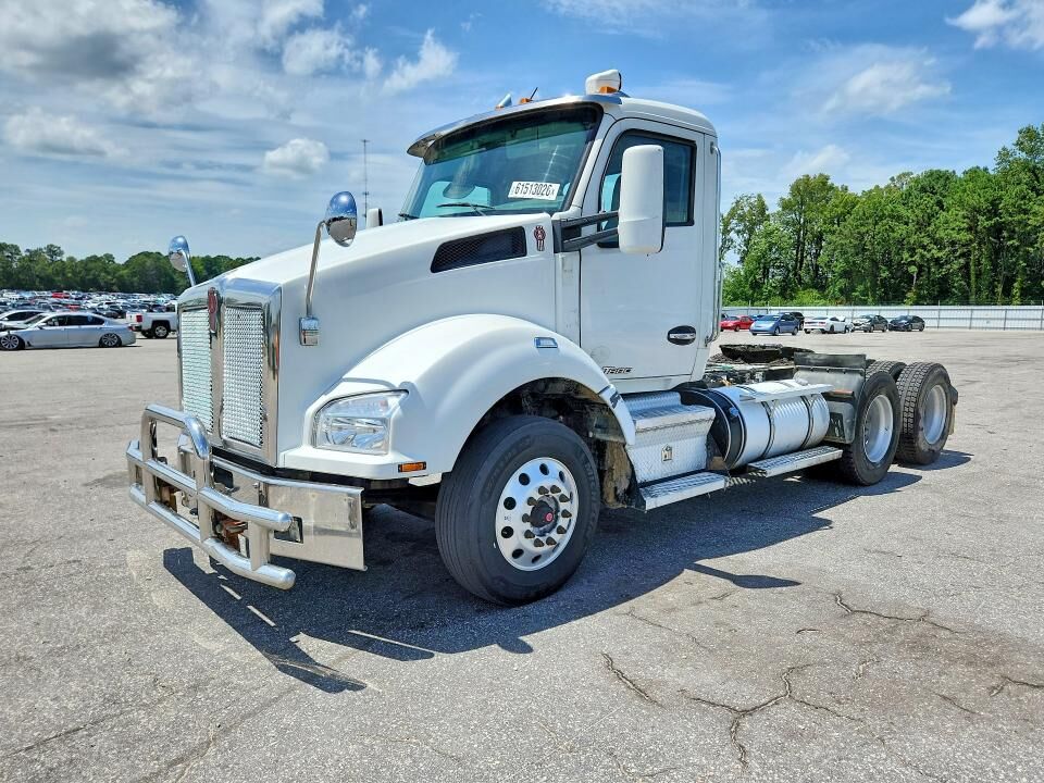 2021 KENWORTH T880