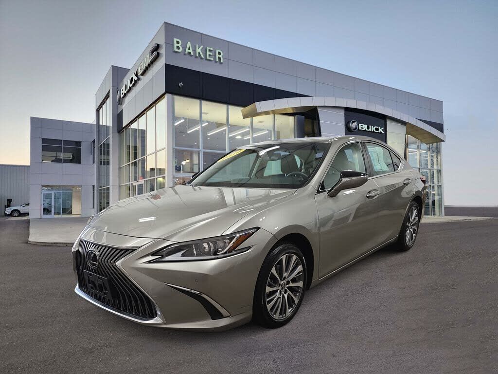 2019 LEXUS ES