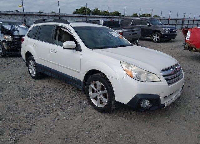 2013 SUBARU Outback