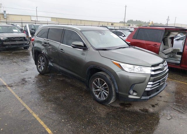 2019 TOYOTA Highlander