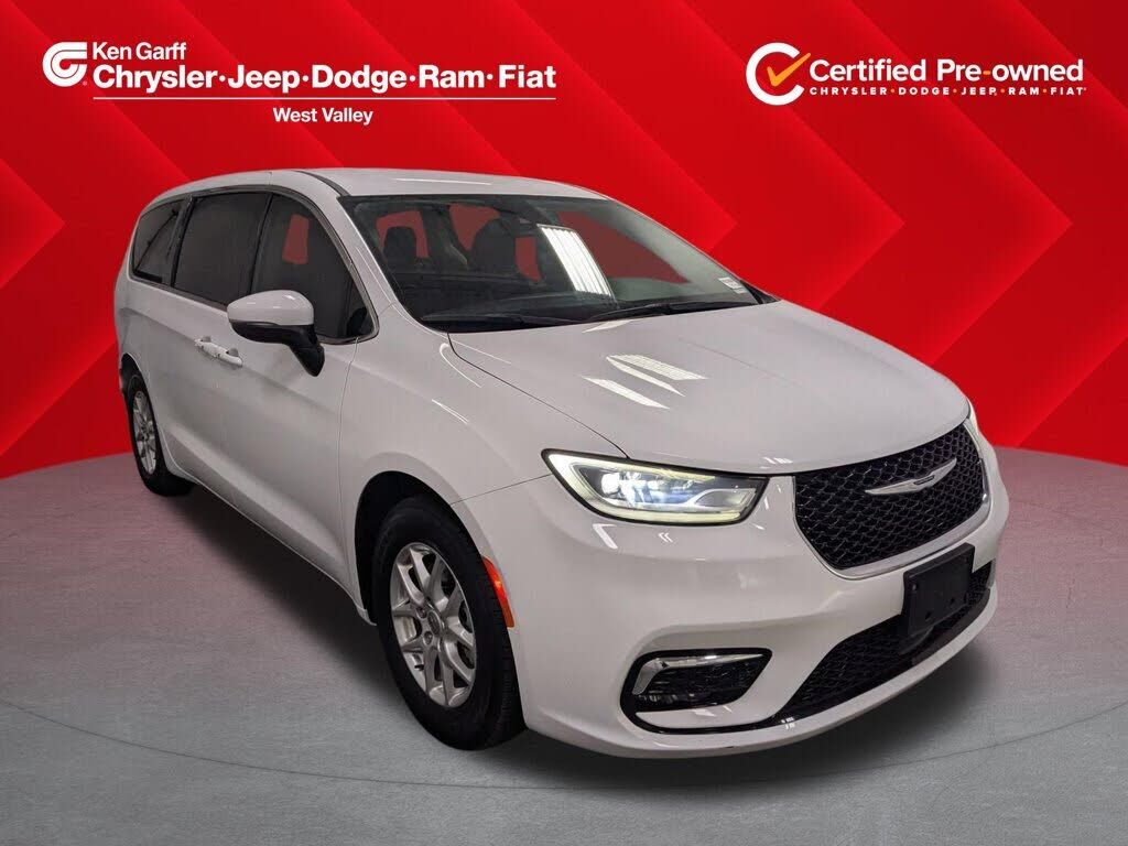 2023 CHRYSLER Pacifica