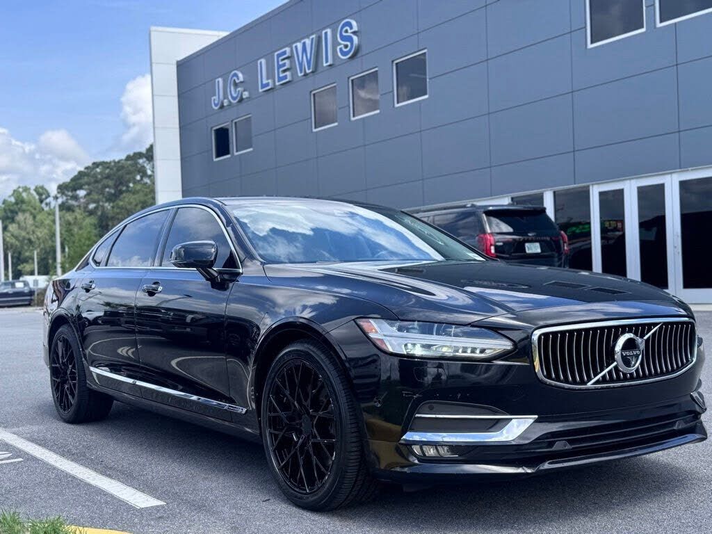 2018 VOLVO S90